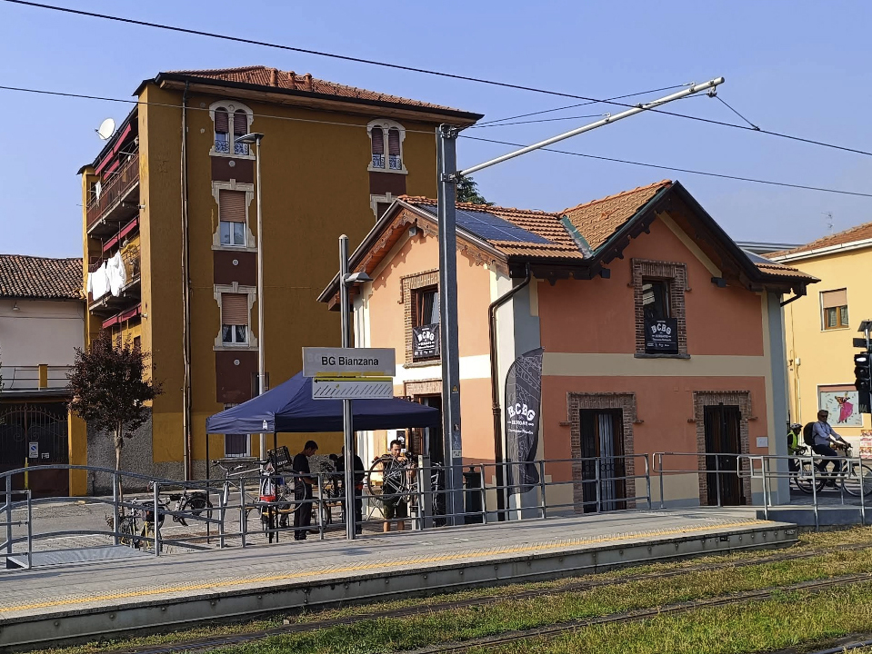 La ciclofficina di via Bianzana